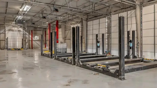 Prime Auto Repair Facility thumbnail 3