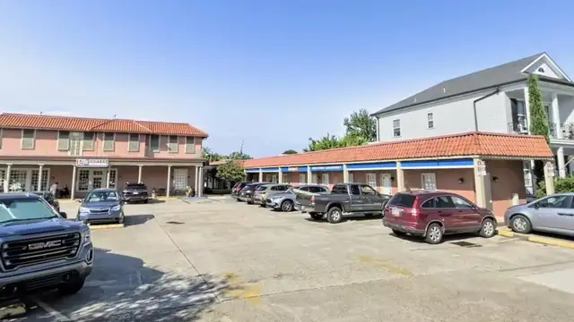 Suite 2 image