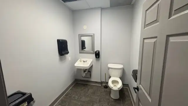 Suite 2 - 5555 Canal Blvd thumbnail 4