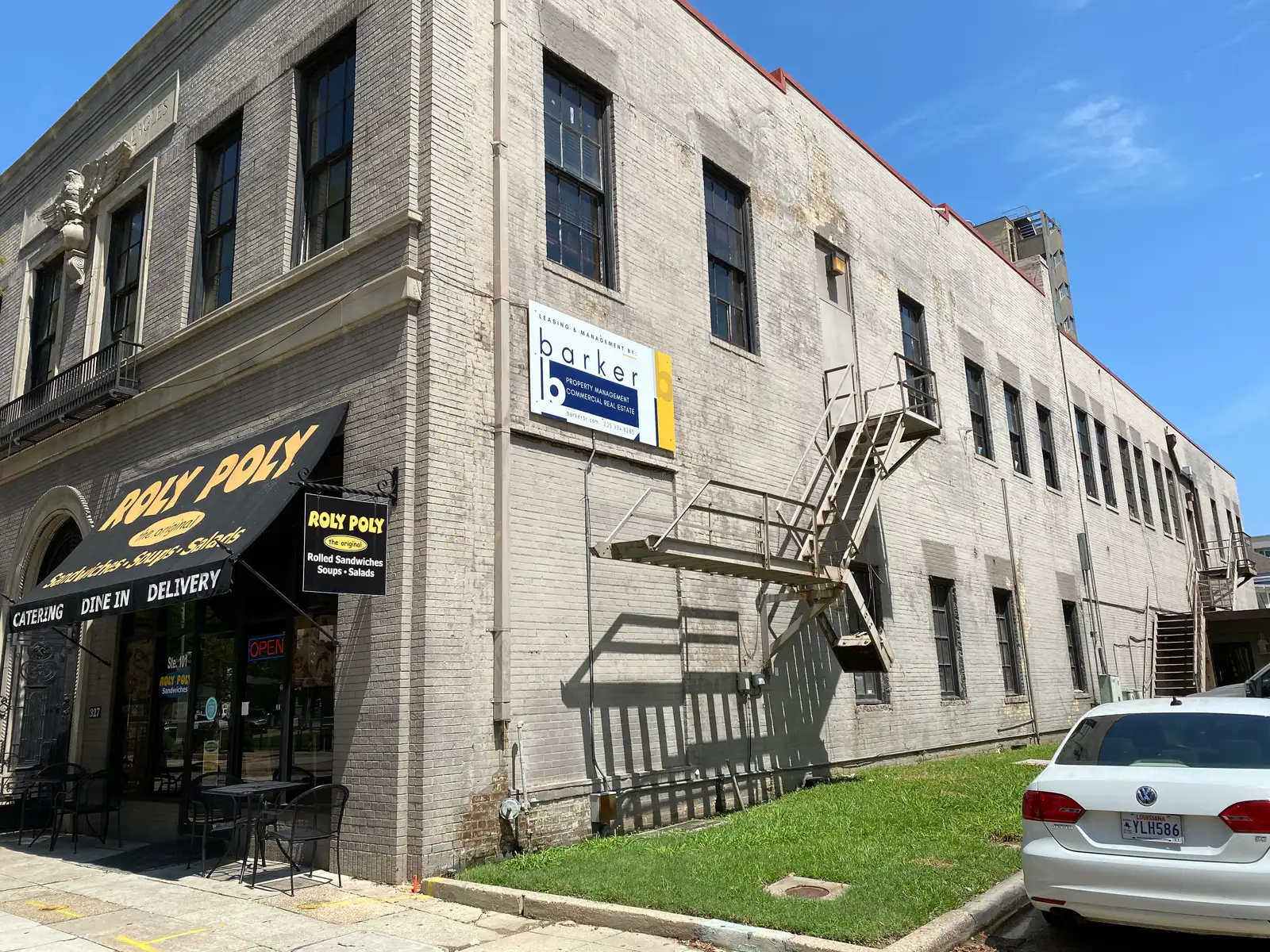 327 North Blvd - Office Space