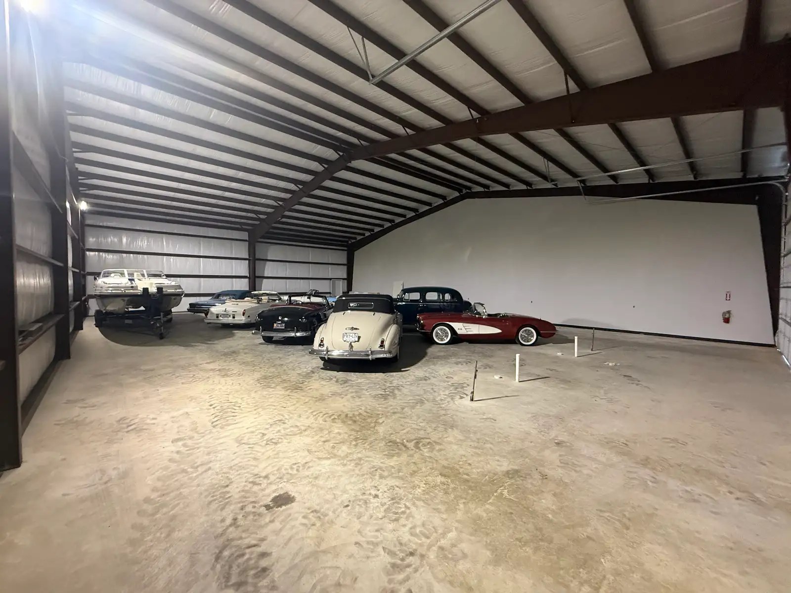 Office/Warehouse 2.5 miles from Amazon Data Project image 4