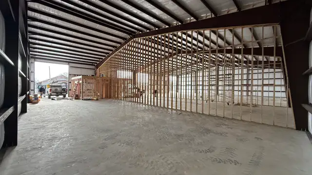 Office/Warehouse 2.5 miles from Amazon Data Project thumbnail 5