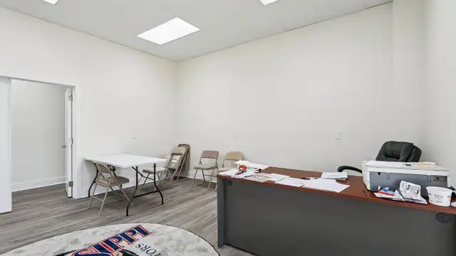 106 Haydon Oaks Dr thumbnail 4