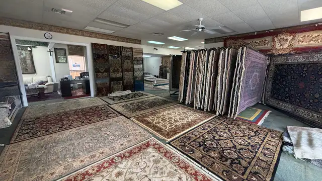Showroom / Warehouse - Coursey Blvd thumbnail 3