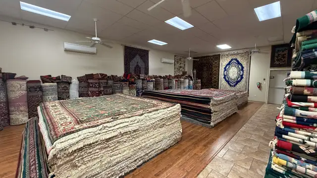 Showroom / Warehouse - Coursey Blvd thumbnail 5