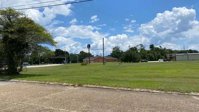 1055 Bayou Black Dr thumbnail 2