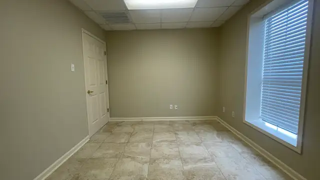 104 Park W Dr thumbnail 4