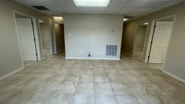 104 Park W Dr thumbnail 3
