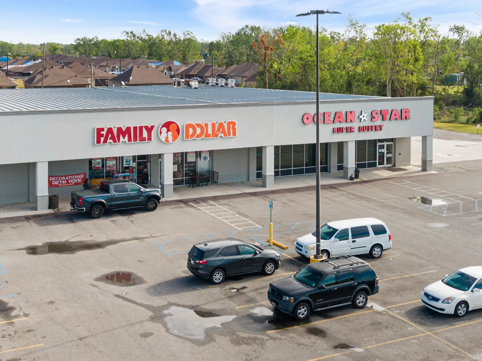 Colonial Acres Shopping Center image 3