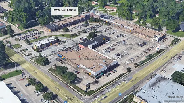 Towne Oak Square thumbnail 2