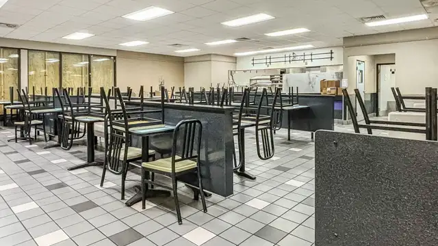 Former Burger King restaurant For Lease (Franklin) thumbnail 2
