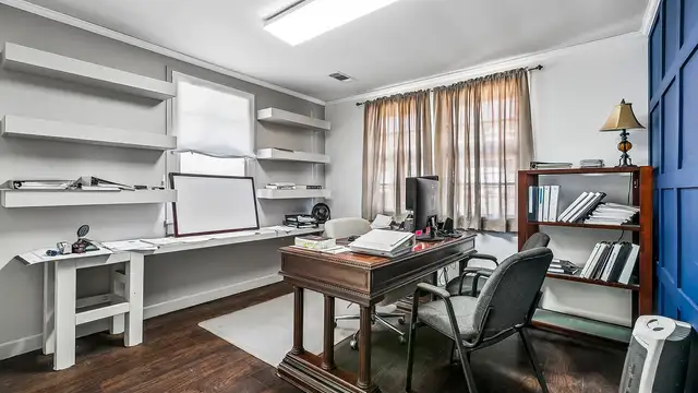 1020 Westbank Expy thumbnail 4