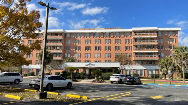 (St. Luke's) 4201 Woodland Dr thumbnail 2