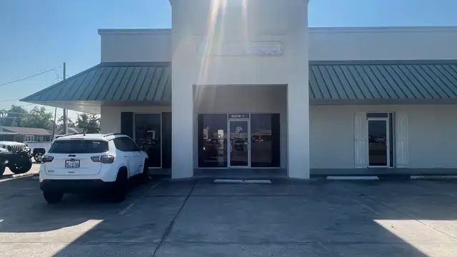 3101 Ernest St Suite 1 thumbnail 2