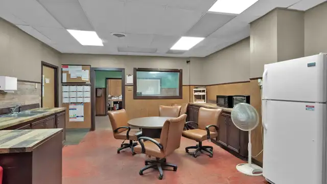 250 Montgomery St thumbnail 5