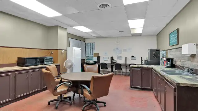 250 Montgomery St thumbnail 4