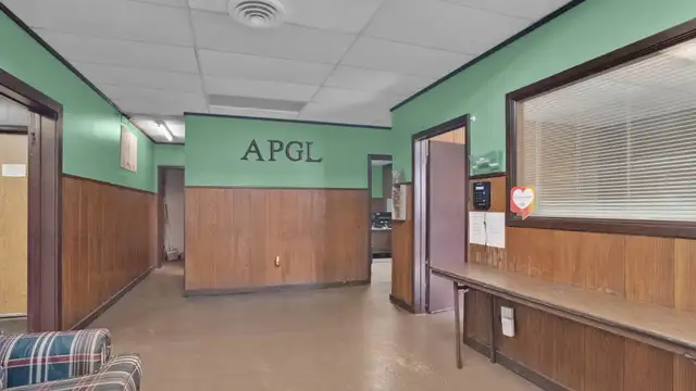 250 Montgomery St thumbnail 3
