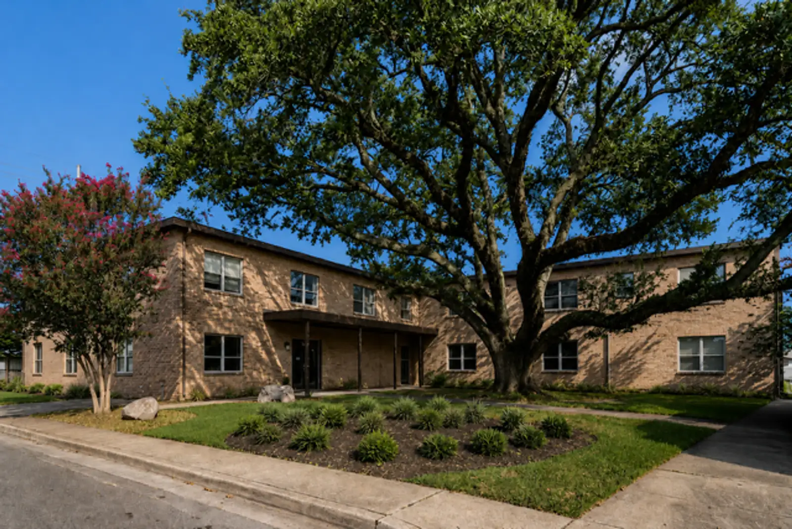 124 Heymann Blvd #110