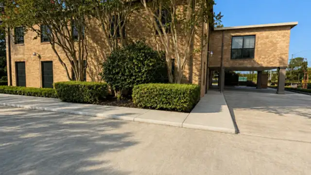 124 Heymann Blvd #110 thumbnail 2