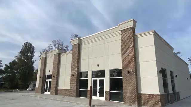 Moss Bluff Retail Center thumbnail 2