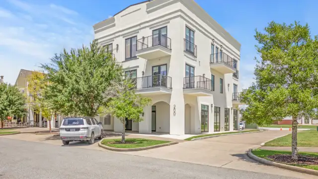 Suite 201 image