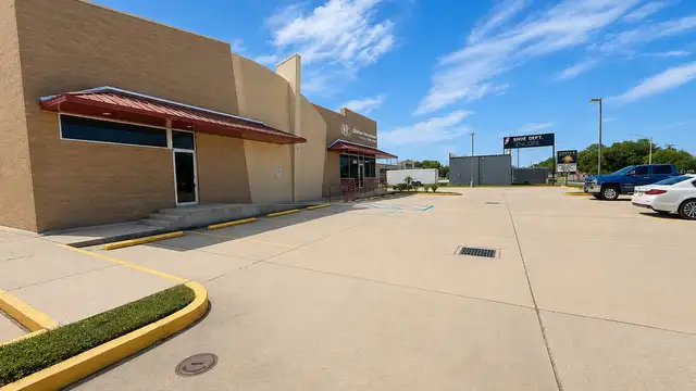 8250 W Judge Perez Dr thumbnail 3