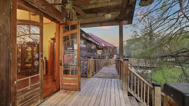 View image 18