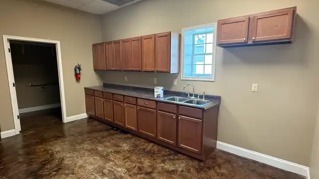 204 Jared Dr thumbnail 5
