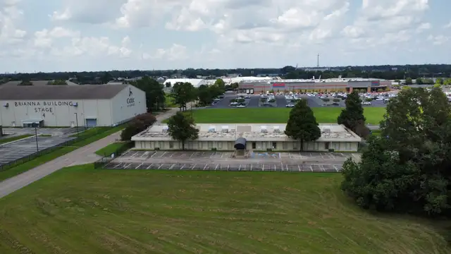 10201 Celtic Dr thumbnail 4