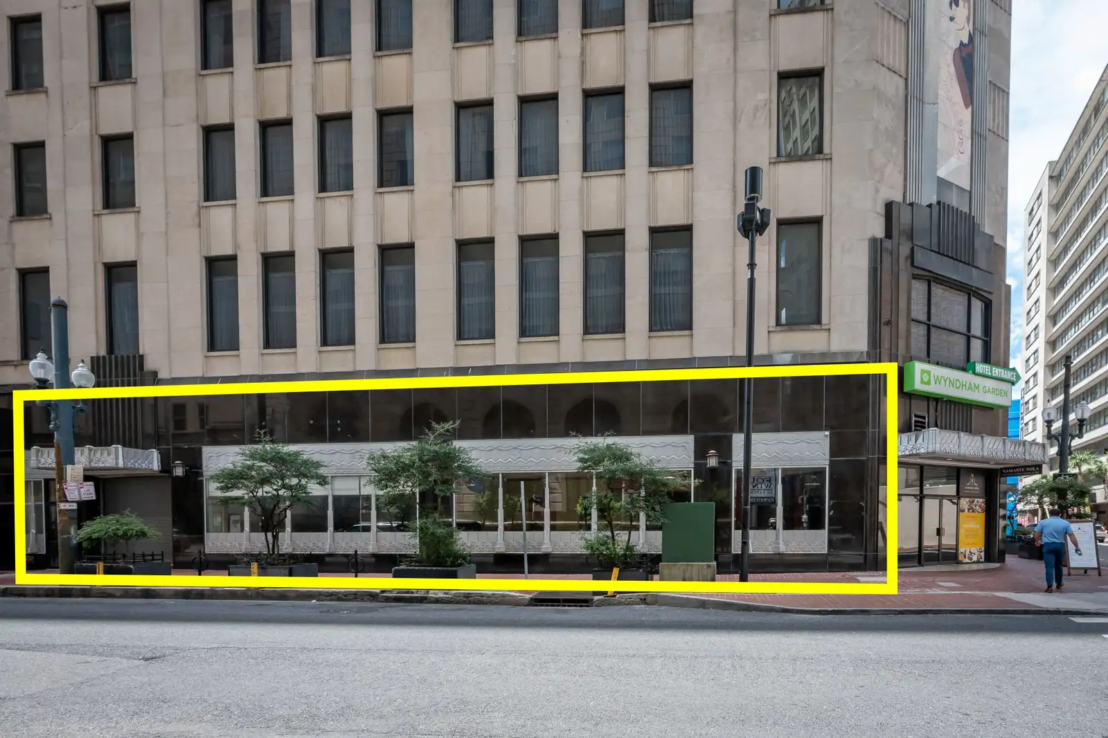 201 Baronne St