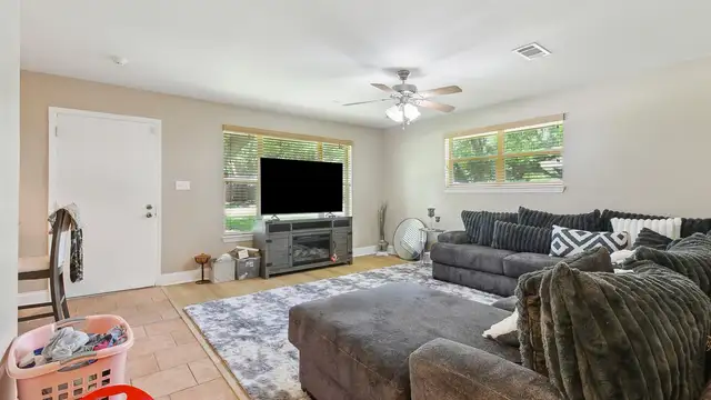 9 SFD's + Over 1 Acre RM2 Vac Lnd Near Downtown Hammond thumbnail 5