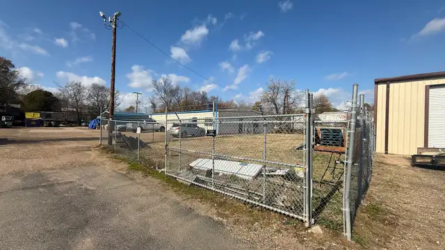 4118 & 4122 Curtis Ln thumbnail 3