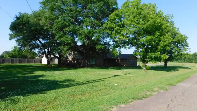 2705 Valkyrie Dr thumbnail 3