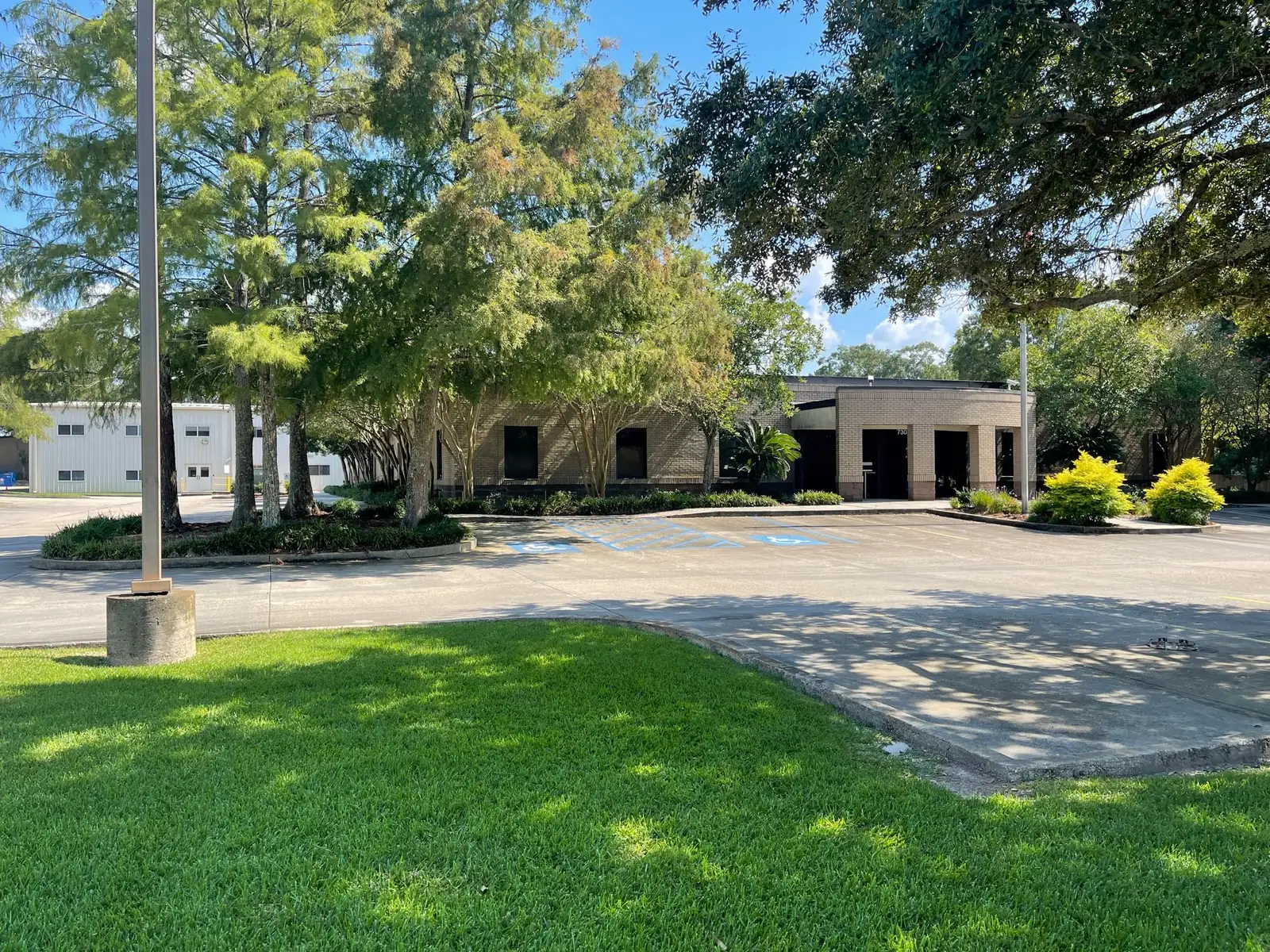 730 E. Kaliste Saloom Rd. image 3