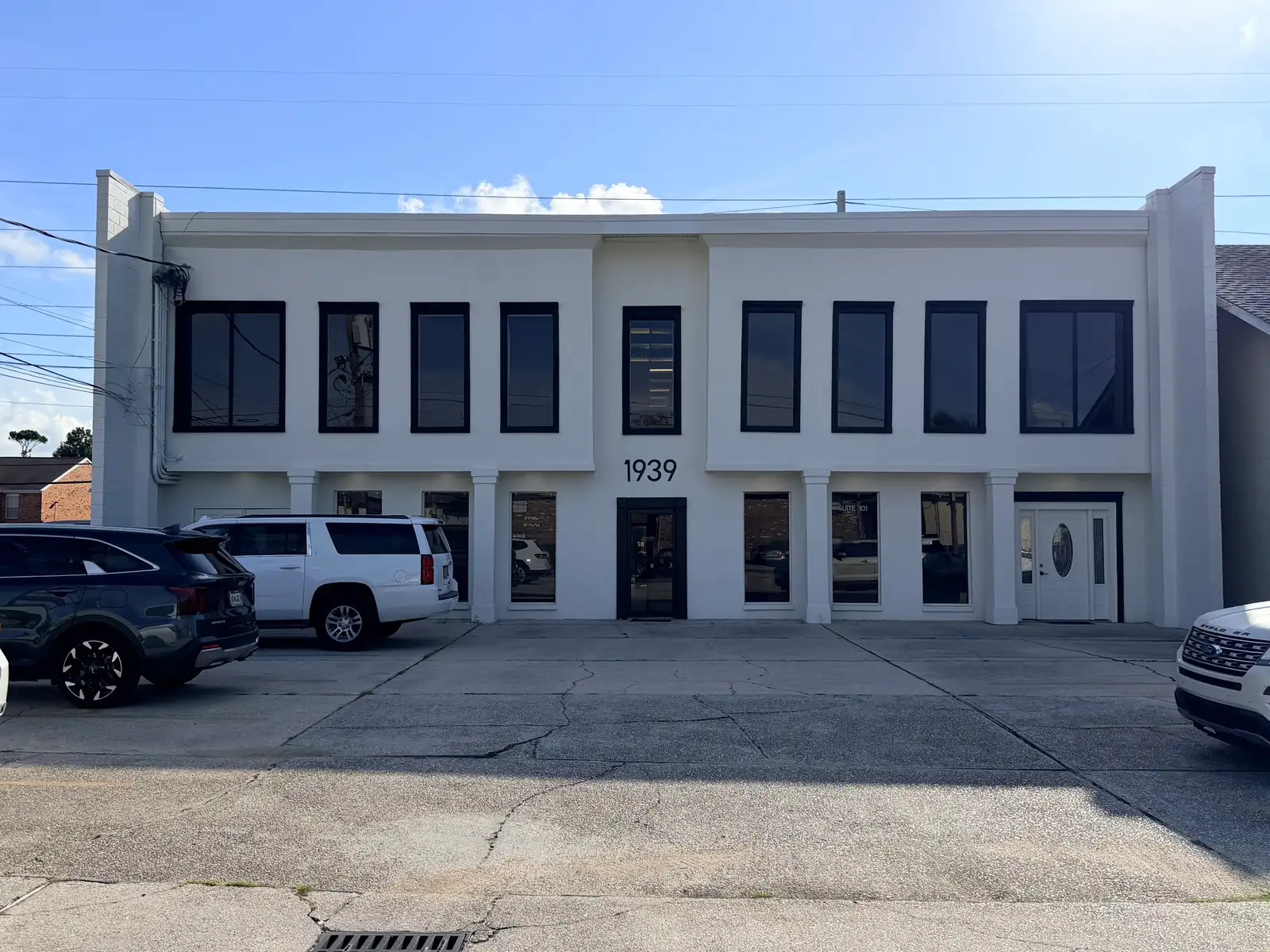 1939 Hickory Ave.