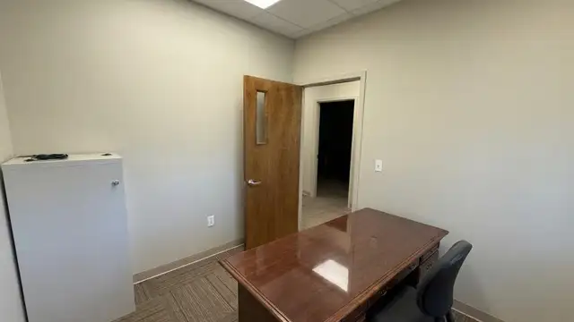 Suite 1 - 34' Eave Office Warehouse Port Allen, LA thumbnail 5