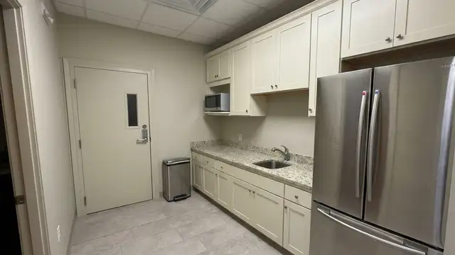 Suite 1 - 34' Eave Office Warehouse Port Allen, LA thumbnail 2