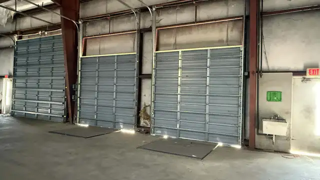 Office/Warehouse in Luling thumbnail 5