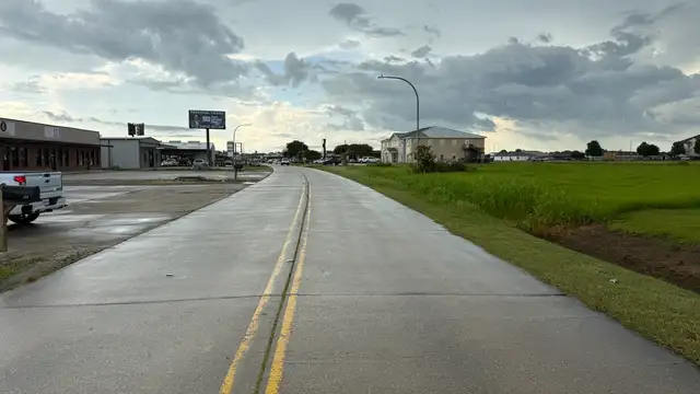 605 Corporate Dr thumbnail 2