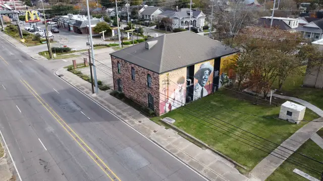 660 Government St thumbnail 4