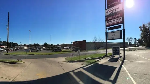 2500 McRae Rd thumbnail 3