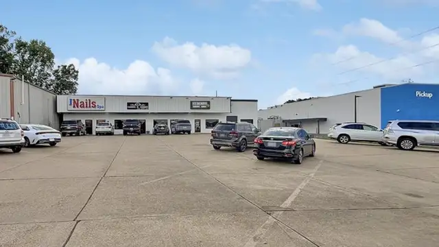 2500 McRae Rd thumbnail 4