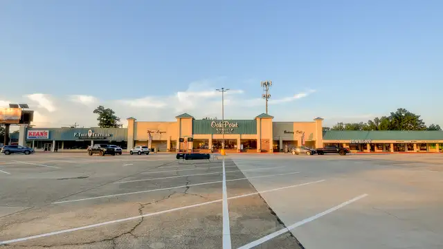12726 Perkins Rd thumbnail 4