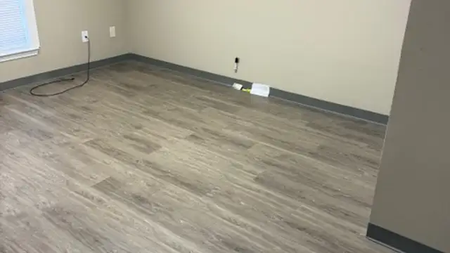 12232 Industriplex Blvd thumbnail 3