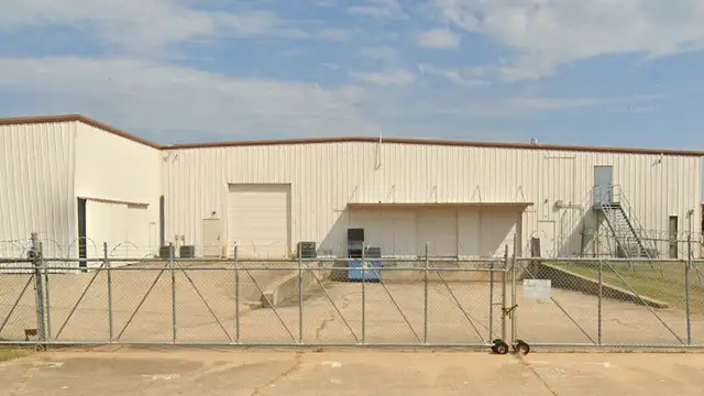 1501 Corporate Dr thumbnail 4