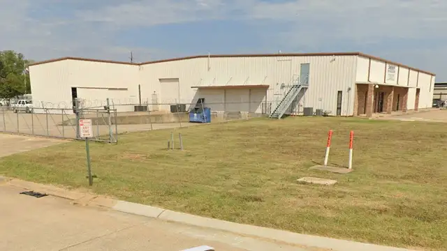 1501 Corporate Dr thumbnail 3