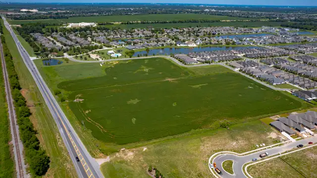 Lexington Commercial thumbnail 3