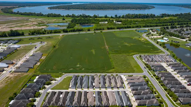 Lexington Commercial thumbnail 5