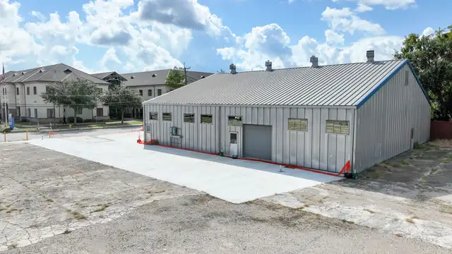 Versatile Warehouse in Downtown Lafayette thumbnail 3