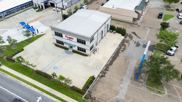 4503 Johnston St thumbnail 3